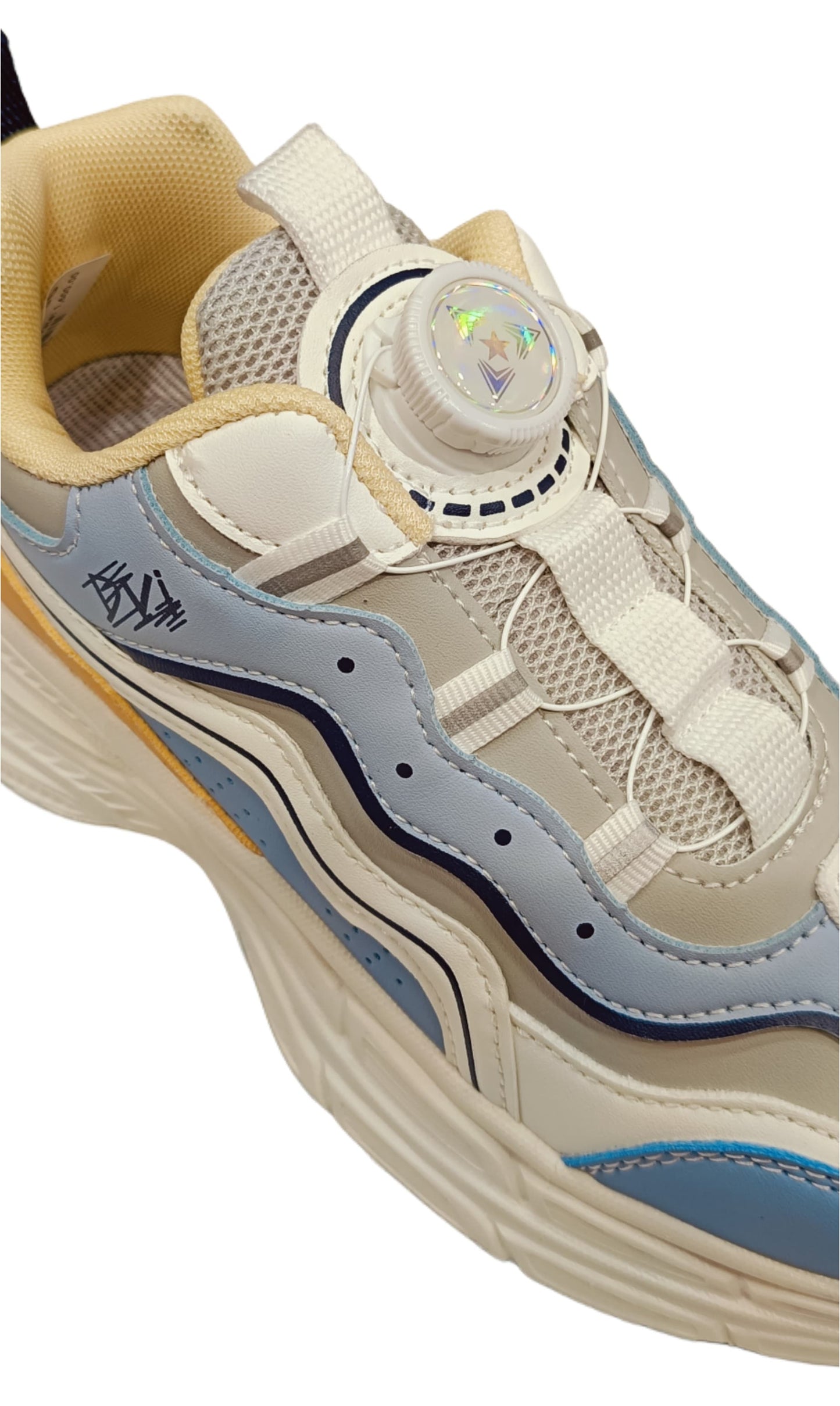 Kids Stylish Wave Pattern Sneakers with Dial Lock (SS-2502)