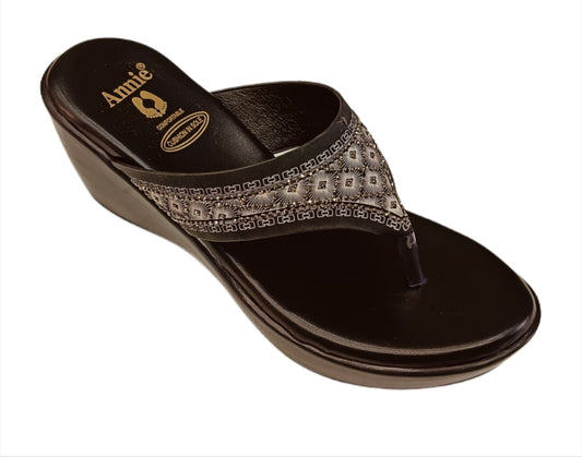 Annie Embroidered Wedge (5988)