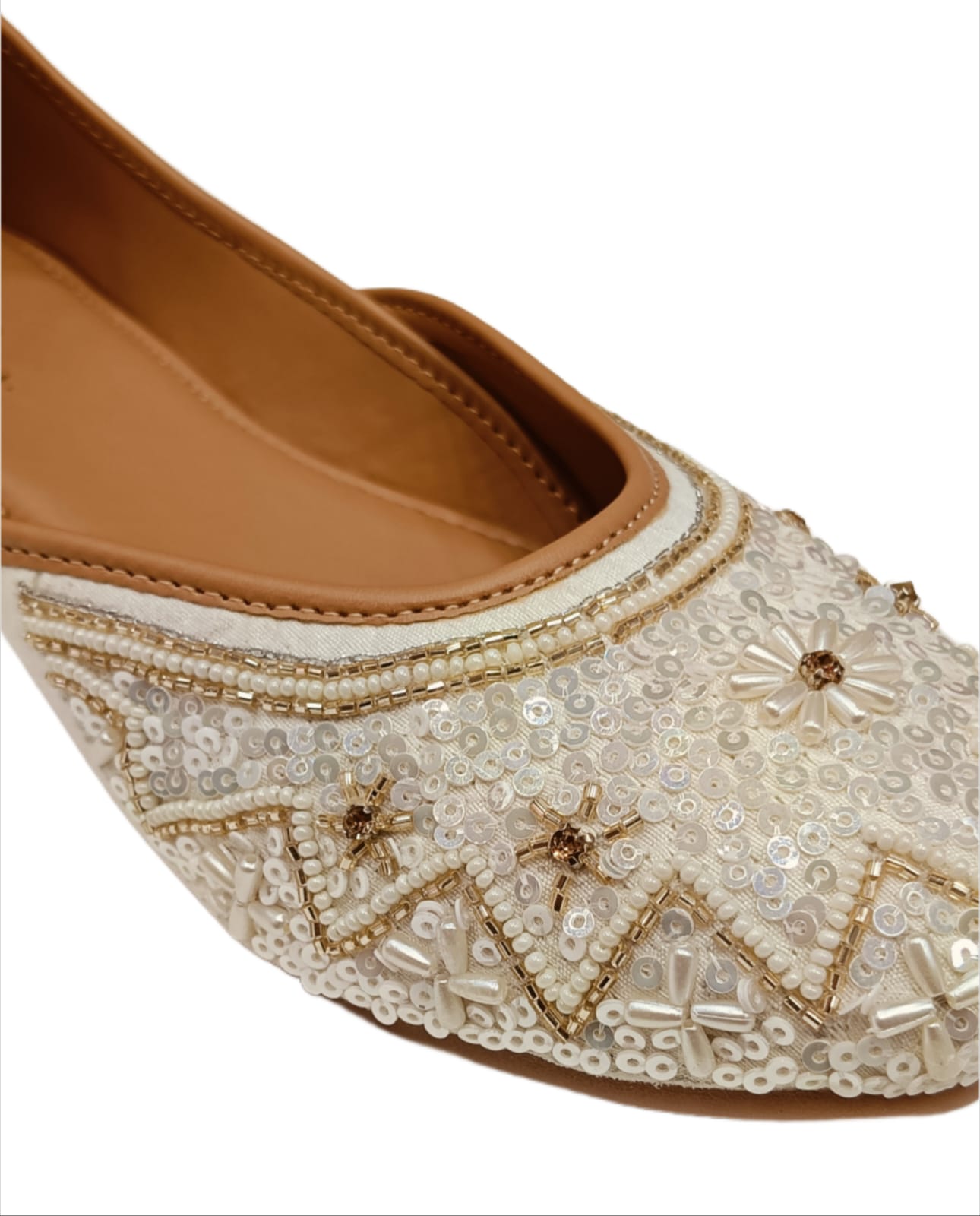 Elegant Embroidered Sequin Jutti for Women – Traditional Ethnic Footwear (LJ-K11)