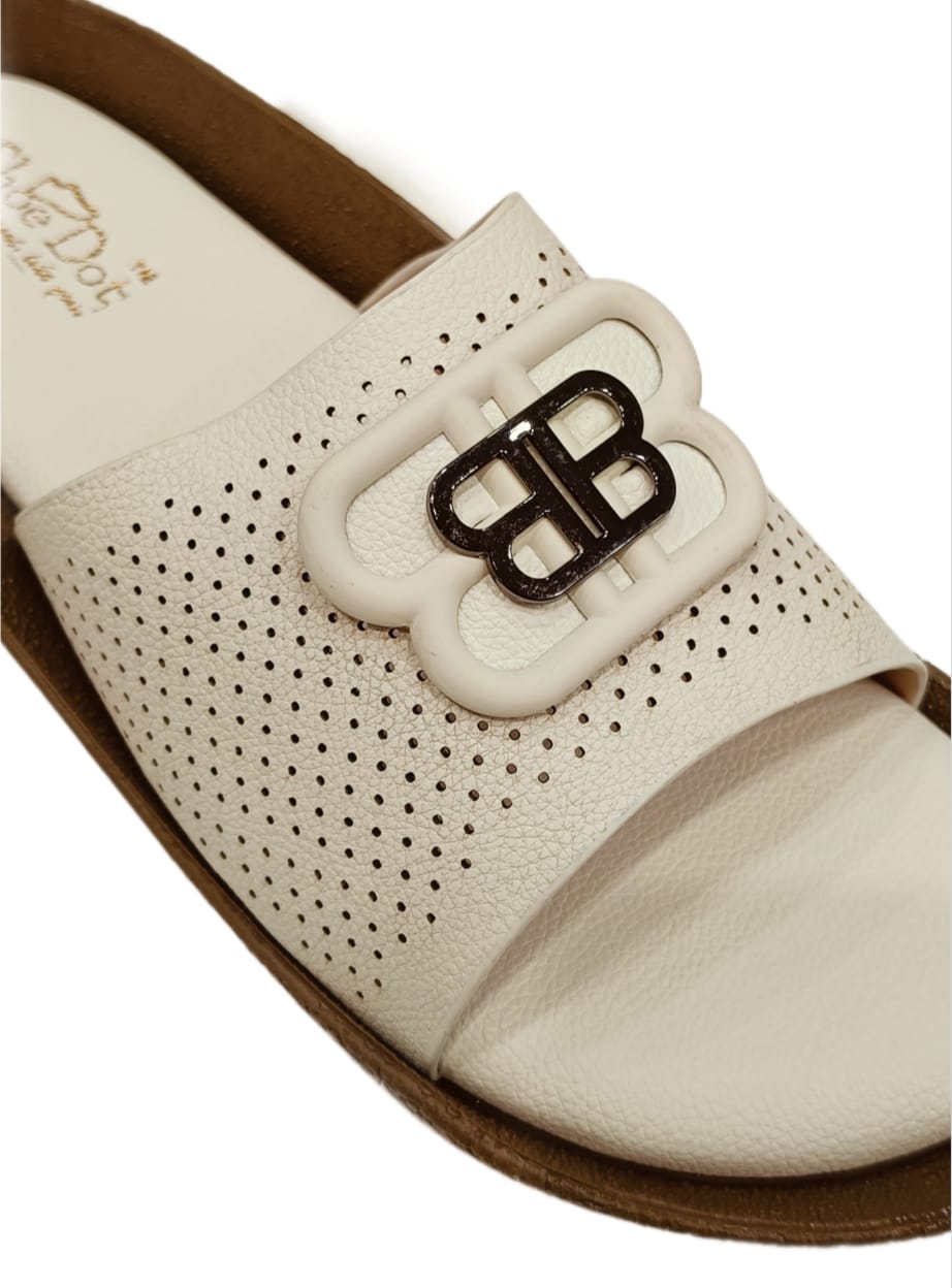 Women’s Premium Perforated Comfort Slides – Stylish Open-Toe Slip-Ons with Designer Buckle (LC-2008)