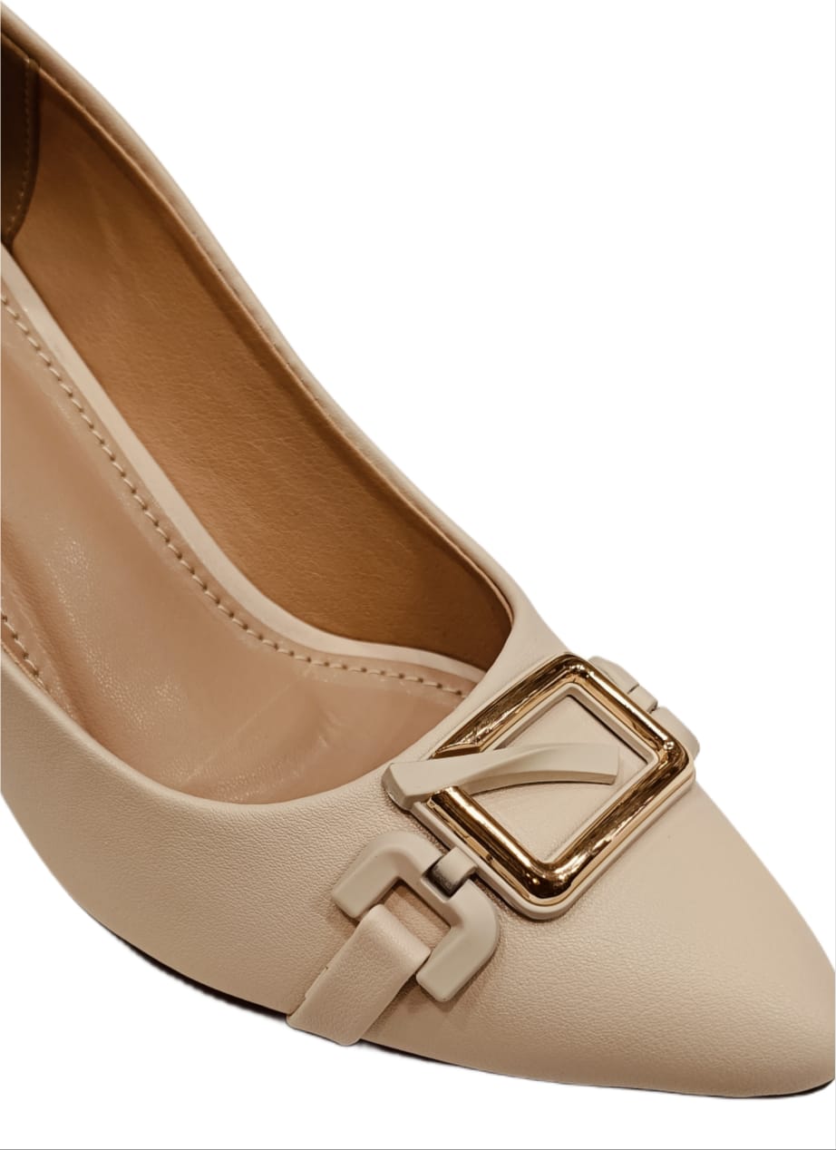 Elegant Buckle Design Pointed Toe Kitten Heels for Women (LB-CL71)