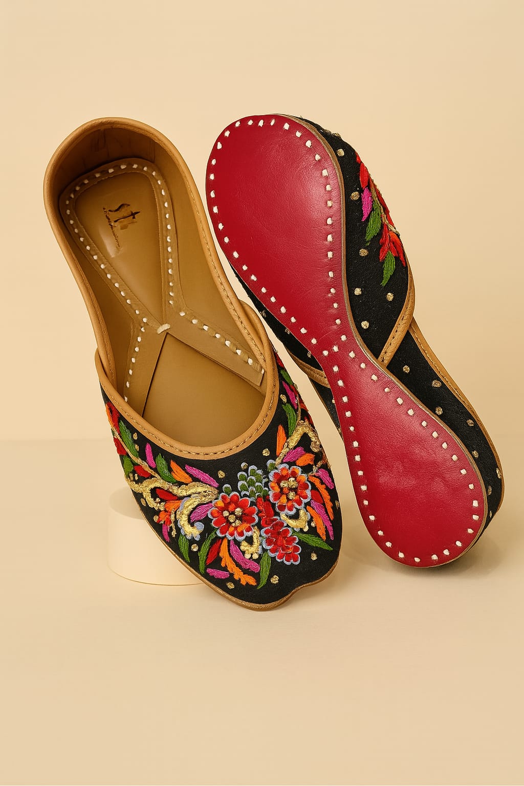 Rangrez Black – Multicolor Thread Embroidered Ethnic Jutti (9899)