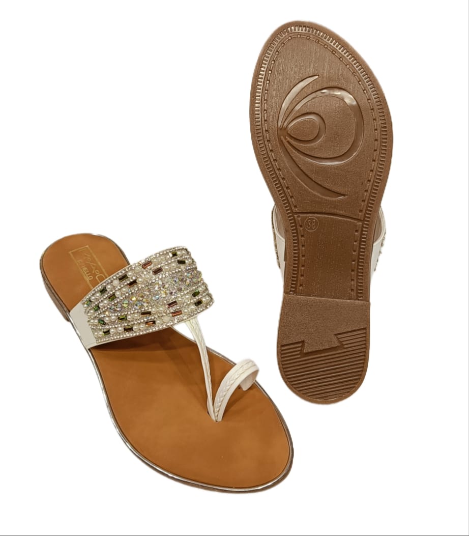 Women’s Embellished Ethnic Kolhapuri Flats with Toe Ring Strap (LC-771)